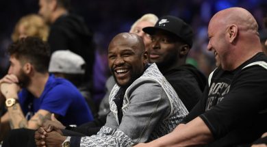 Mayweather-et-white-rigolards-dans-le-public