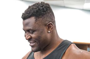 francis-ngannou-signe-pfl-mma