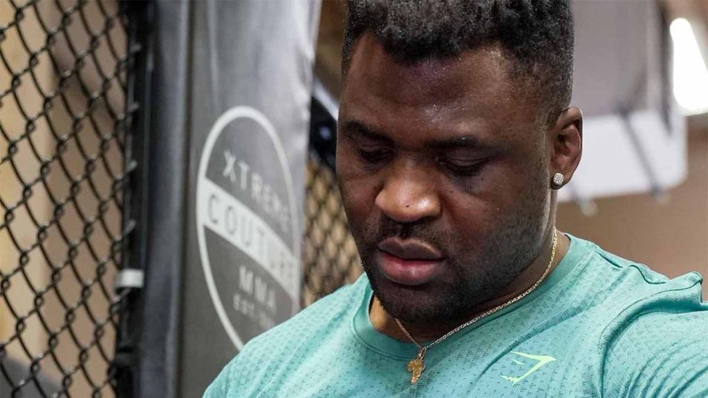 Francis Ngannou ne ferme pas la porte à un combat contre Jon Jones