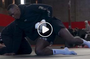 Israel-Adesanya-Entraînements-sol-UFC-MMA-Vidéo