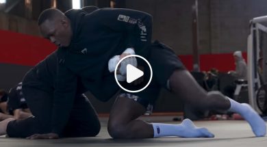 Israel-Adesanya-Entraînements-sol-UFC-MMA-Vidéo