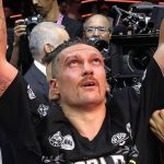 Le champion du monde incontesté des poids lourds, Oleksandr Usyk, a pris la tête du classement des meilleurs boxeurs du monde toutes catégories après avoir battu Tyson Fury.