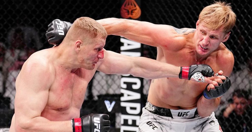 Alexander Volkov réagit à son incident avec Sergei Pavlovich à l'UFC Arabie Saoudite