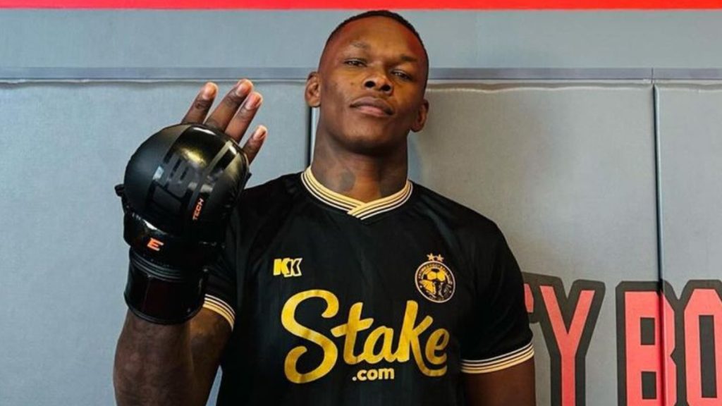 Israel Adesanya pensait que Sean Strickland battrait Paulo Costa, il n'a donc pas été surpris de le voir remporter le duel lors de l'UFC 302.