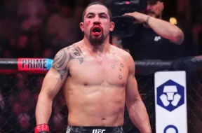 ufc-arabie-saoudite-robert-whittaker-reagit-au-forfait-de-khamzat-chimaev-photo___ID_2024-06-14-04-38-37_7504