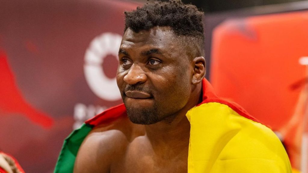 Francis Ngannou a signé au PFL en mai 2023. S'il n'a toujours pas fait ses débuts dans la cage, le poids lourd a pu combattre dans un ring. D'après une légende de l'UFC, le PFL a malmené Ngannou.