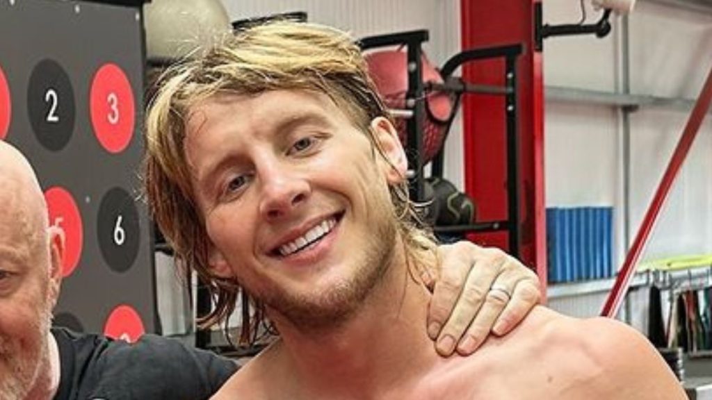 Paddy Pimblett fera son retour dans l'Octogone ce week-end face à King Green, lors de l'UFC 304 à Manchester. La star britannique a encore choqué la sphère du MMA avec sa nouvelle transformation physique.