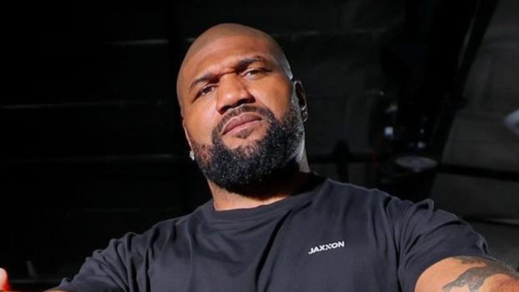 Quinton 'Rampage' Jackson est une figure légendaire au Japon, où il a combattu au Pride dans les années 2000. Il a pu rencontrer un bon nombre de personnes qui le respectent, y compris des mafieux.