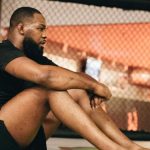 Jon Jones a été récemment accusé de deux délits mineurs dans une affaire de dépistage de drogue. Le champion UFC répond à ces accusations après une audience virtuelle devant un tribunal.