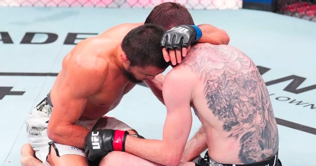 Cory Sandhagen réagit après sa défaite contre Umar Nurmagomedov à l'UFC Abu Dhabi