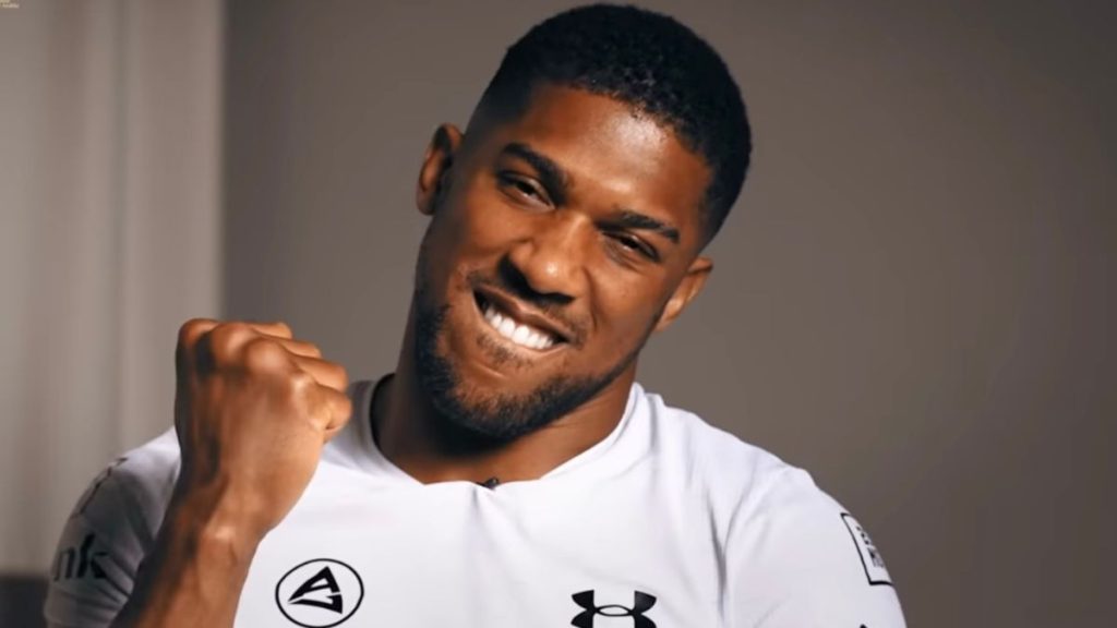 Anthony Joshua combat Daniel Dubois le 21 septembre prochain à Wembley, afin de ravir la ceinture IBF. Récemment, le Britannique a mentionné son prochain combat face à Daniel Dubois. Il a également livré sa prédiction pour l'affrontement entre Oleksandr Usyk et Tyson Fury.