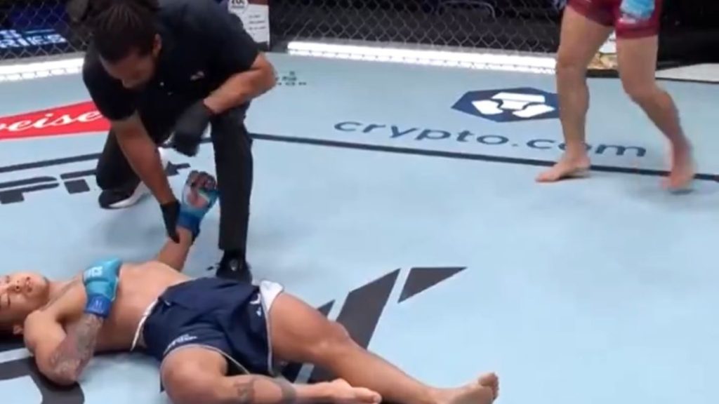 Ce mardi, un combattant du nom de Lone'er Kavanagh a réalisé un KO spectaculaire lors des Contender Series. Assistant à la scène, Dana White a été impressionné.