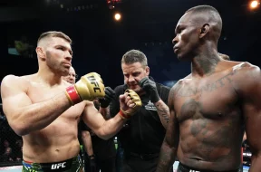 dricus-du-plessis-contre-israel-adesanya-dans-la-cage-a-l-ufc-305