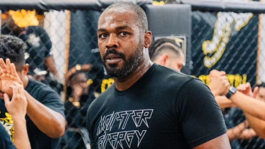 Jon Jones devrait défendre sa ceinture des poids lourds face à Stipe Miocic, en novembre. En cas de victoire, il pourrait affronter Tom Aspinall, mais 'Bones' a récemment déclaré qu'un affrontement face à lui n'était pas nécessaire.