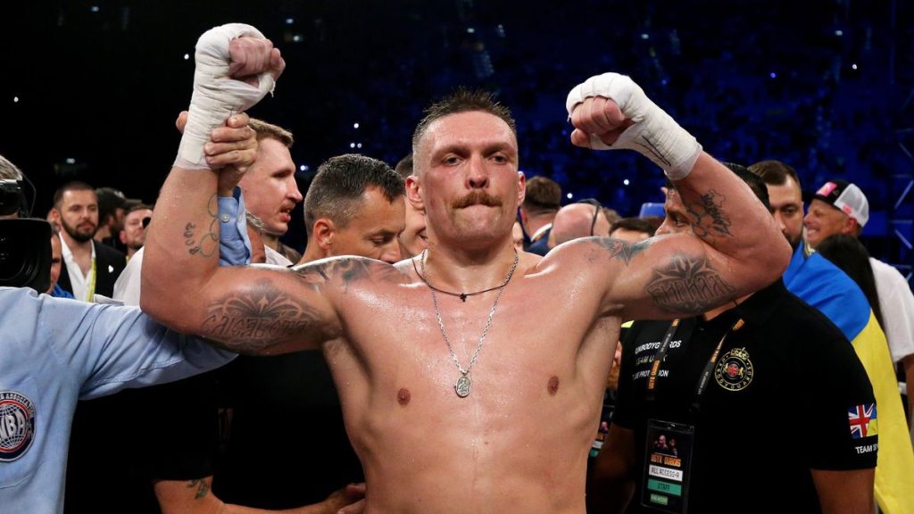 Oleksandr Usyk ko bakole