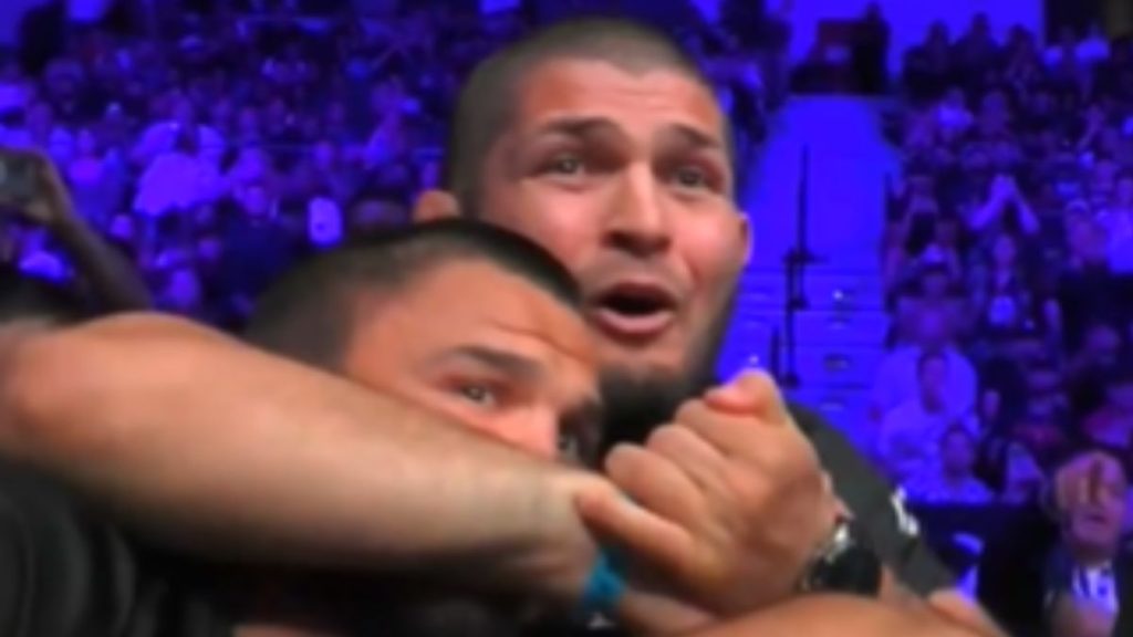 Khabib Nurmagomedov s'est une nouvelle fois emporté lors de son coaching pendant le combat de son cousin, Usman Nurmagomedov, qui a combattu la semaine dernière.