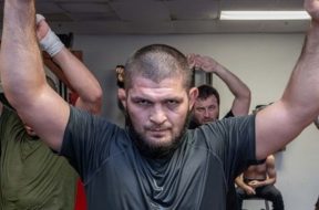 Khabib-Nurmagomedov-montre-les-dégâts-qu-l-a-subis-après-ses-entraînements