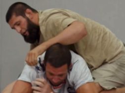 Khamzat-Chimaev-atomise-un-ancien-champion-de-l-UFC-dans-un-combat-de-grappling