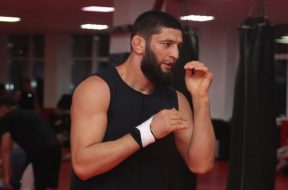 Khamzat-Chimaev-change-radicalement-sa-méthode-d-entraînement-avant-l-UFC-308