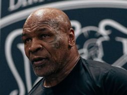 Mike-Tyson-fait-le-point-sur-son-camp-d-entraînement-bien-qu-il-ne-puisse-plus-marcher