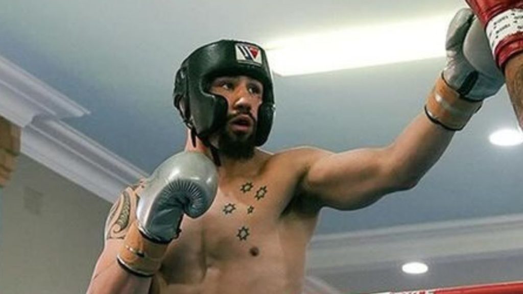 L'ancien champion des poids moyens de l'UFC, Robert Whittaker, est impressionné par le champion IBF des lourds-légers, Jai Opetaia, lors de leur entraînement. La préparation pour affronter Khamzat Chimaev semble aller pour le mieux.