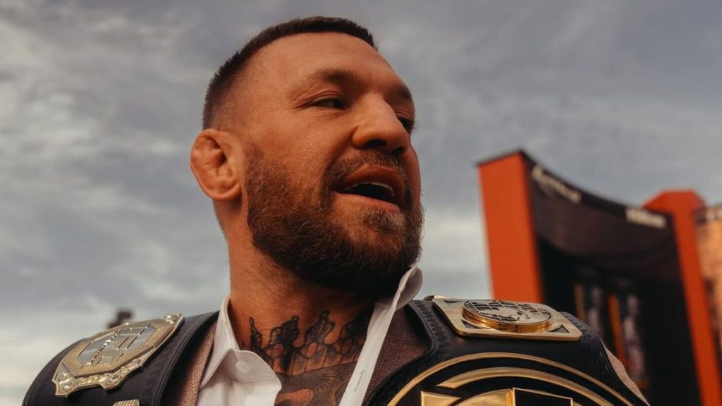 L'ancien double champion de l'UFC, Conor McGregor, n'a pas encore d'adversaire pour son retour. L'organisation n'a pas abandonné l'Irlandais selon ses révélations.