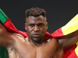 Francis-Ngannou-est-il-le-meilleur-poids-lourd-de-tous-les-temps-Des-légendes-répondent