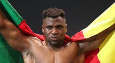 Francis-Ngannou-est-il-le-meilleur-poids-lourd-de-tous-les-temps-Des-légendes-répondent