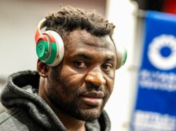 Francis-Ngannou-partage-sa-méthode-pour-gérer-sa-santé-mentale-Je-pense-que