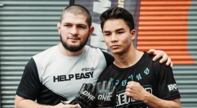 Khabib-veut-entraîner-un-combattant-de-Muay-Thai-âgée-de-17-ans-pour-l-amener-vers-le-MMA