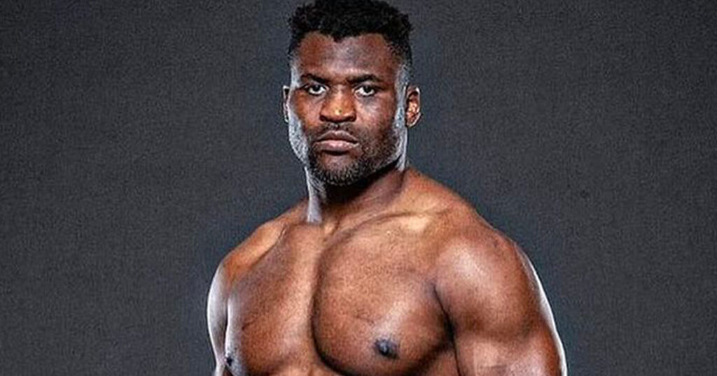 Francis Ngannou révèle une chose sur son style actuel et pronostique son combat de samedi