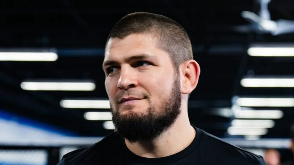 En 2016, Khabib Nurmagomedov se battait encore pour prouver sa valeur. Retour sur l’UFC 205, un tournant marquant pour Khabib et une leçon de vie pour Michael Johnson, son adversaire de l’époque.