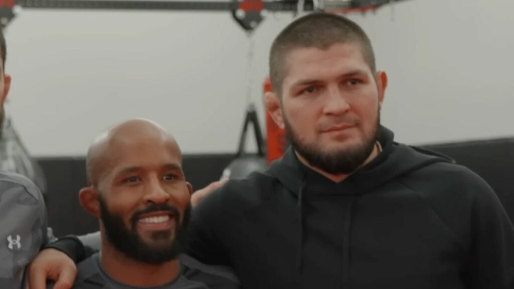 Khabib Nurmagomedov a sollicité Demetrious Johnson pour aider à la préparation d’Islam Makhachev et Umar Nurmagomedov en vue de l’UFC 311. Lors de cet échange entre légendes, Khabib a découvert un fait stupéfiant concernant l’organisation américaine, qui l’a laissé sans voix.