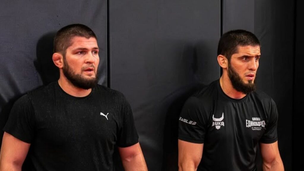 Islam Makhachev défendra sa ceinture de champion des poids légers de l’UFC lors de l’UFC 311 face à Arman Tsarukyan. Pour réussir, il doit redoubler d’efforts, selon Khabib Nurmagomedov.