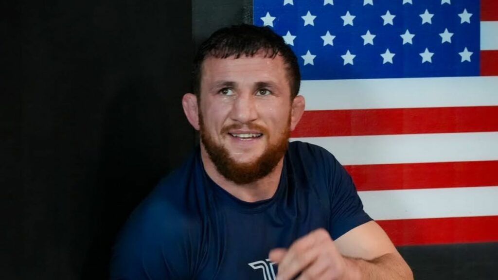 Merab Dvalishvili va faire son retour dans l'Octogone face à Umar Nurmagomedov et il est très confiant quant à sa victoire. Le Géorgien a déjà son plan d'attaque pour 2025.