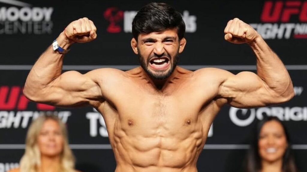 Arman Tsarukyan affronte Islam Makhachev le 18 janvier prochain, à l'UFC 311. Selon un espoir de l'organisation, le challenger aurait ses chances.