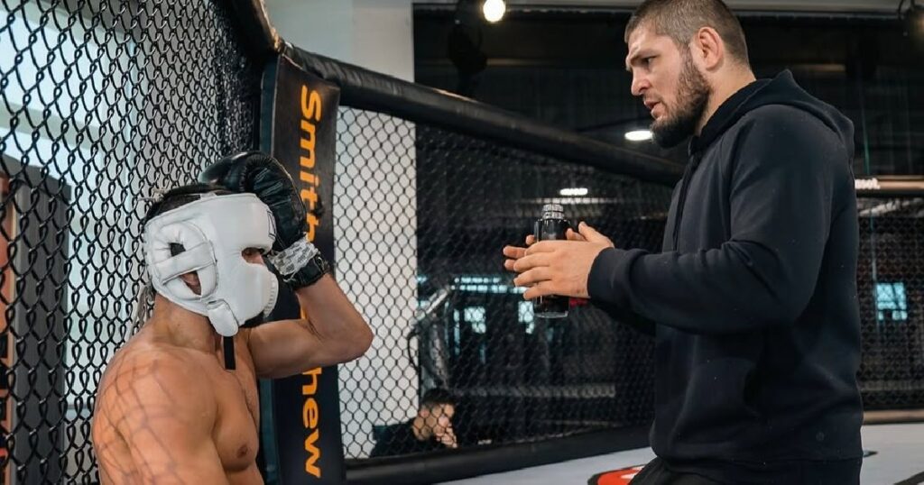 Khabib parle des sacrifices qu'il faut réaliser pour devenir un champion en MMA