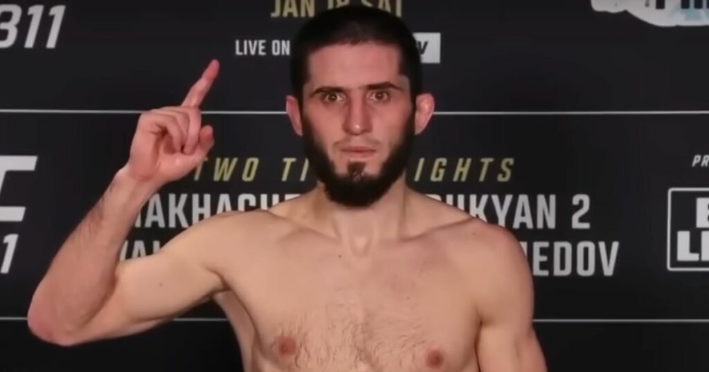 Islam Makhachev peut-il devenir triple champion UFC ? Son coach répond honnêtement