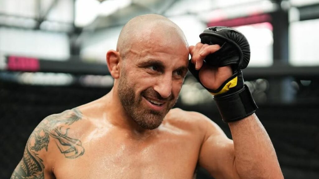 L'ancien champion des poids plumes de l'UFC, Alexander Volkanovski va bientôt faire son retour dans la cage. Ce dernier pense de plus en plus qu'il est proche de la fin.