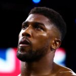 Le promoteur de boxe Ben Shalom a révélé qu’un affrontement spectaculaire entre Anthony Joshua et Martin Bakole est acté.