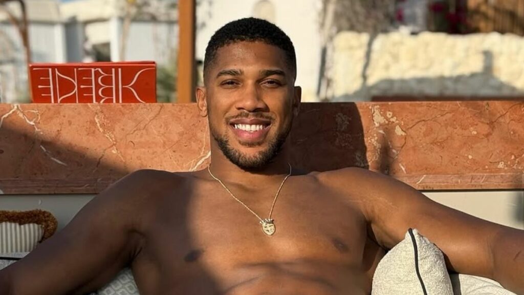 Avec une fortune estimée à 83 millions de dollars, Anthony Joshua figure parmi les athlètes les mieux rémunérés au monde.