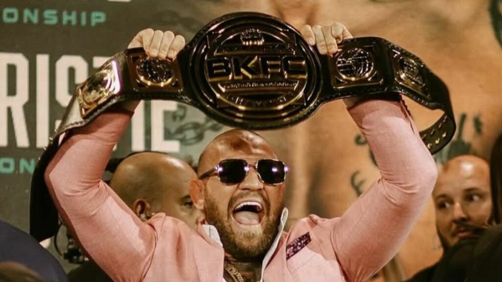 L'ancien roi des poids lourds de Pride FC, Fedor Emelianenko, pourrait faire son grand retour dans le monde des sports de combat, selon les informations de Conor McGregor.