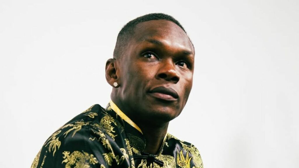 Israel Adesanya doit prendre des décisions difficiles concernant son avenir après avoir subi une troisième défaite consécutive.