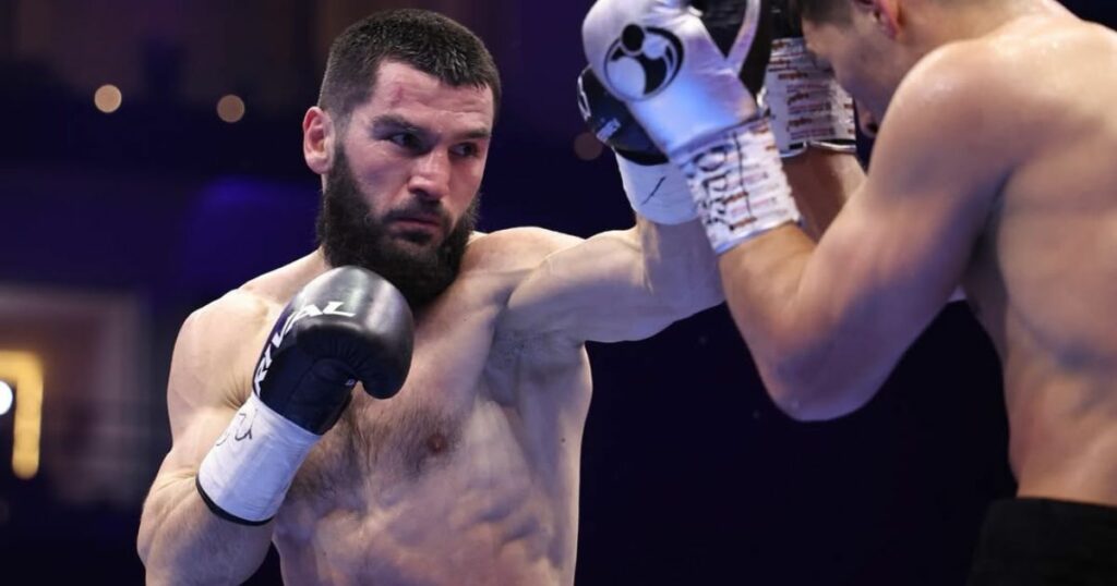 Artur Beterbiev réagit à sa défaite contre Dmitry Bivol