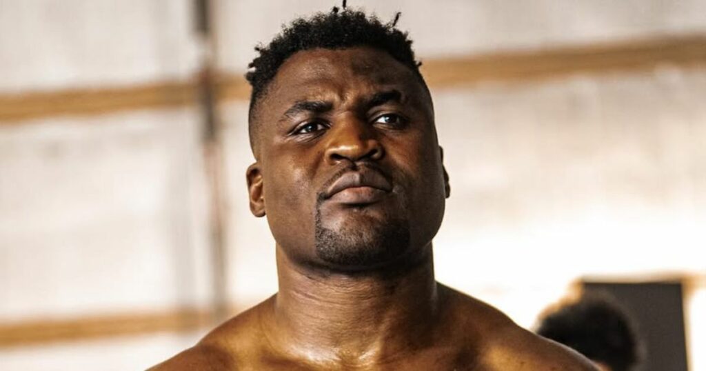 Francis Ngannou vit une expérience "très étrange" avec la police à Paris, il s'exprime