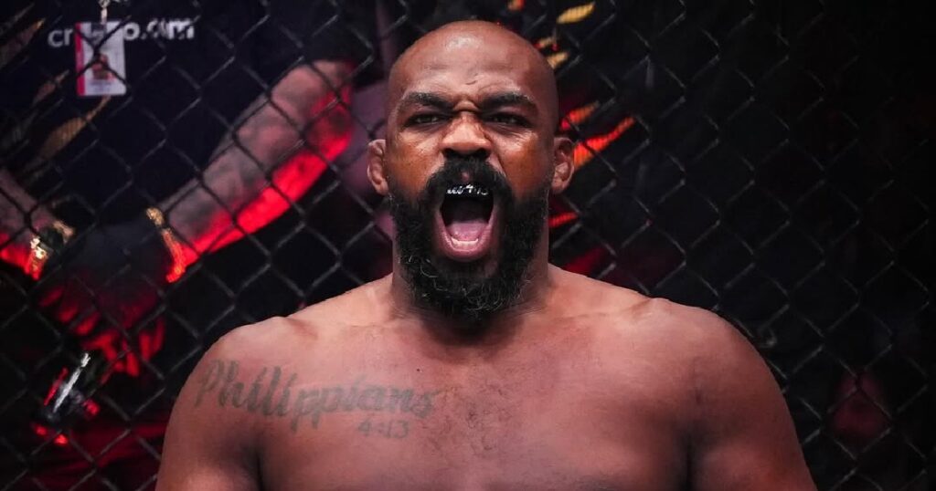 Un poids lourd de l'UFC avertit Jon Jones : "La seule façon de gagner mon respect..."