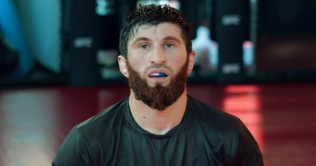 Magomed Ankalaev explique comment il gère le Ramadan avant d'affronter Alex Pereira